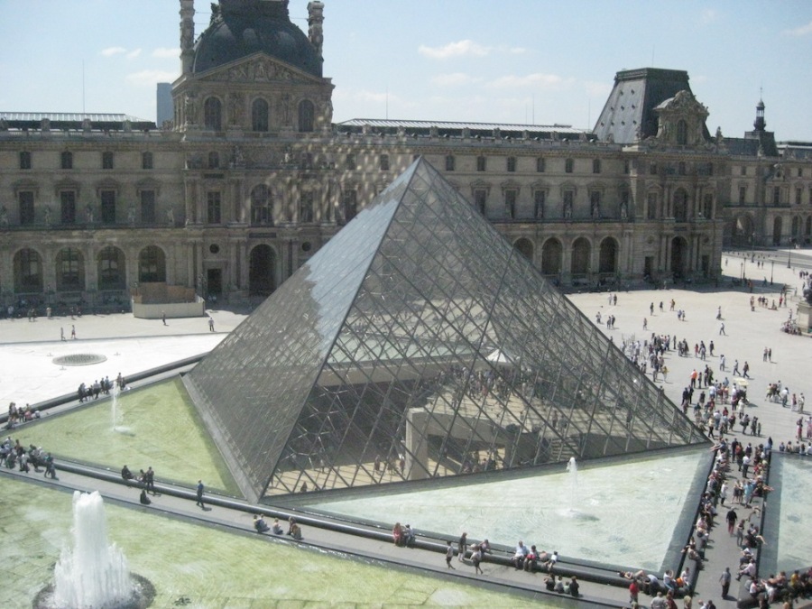 Damn it, even the architecture is nice. Dammit Louvre!